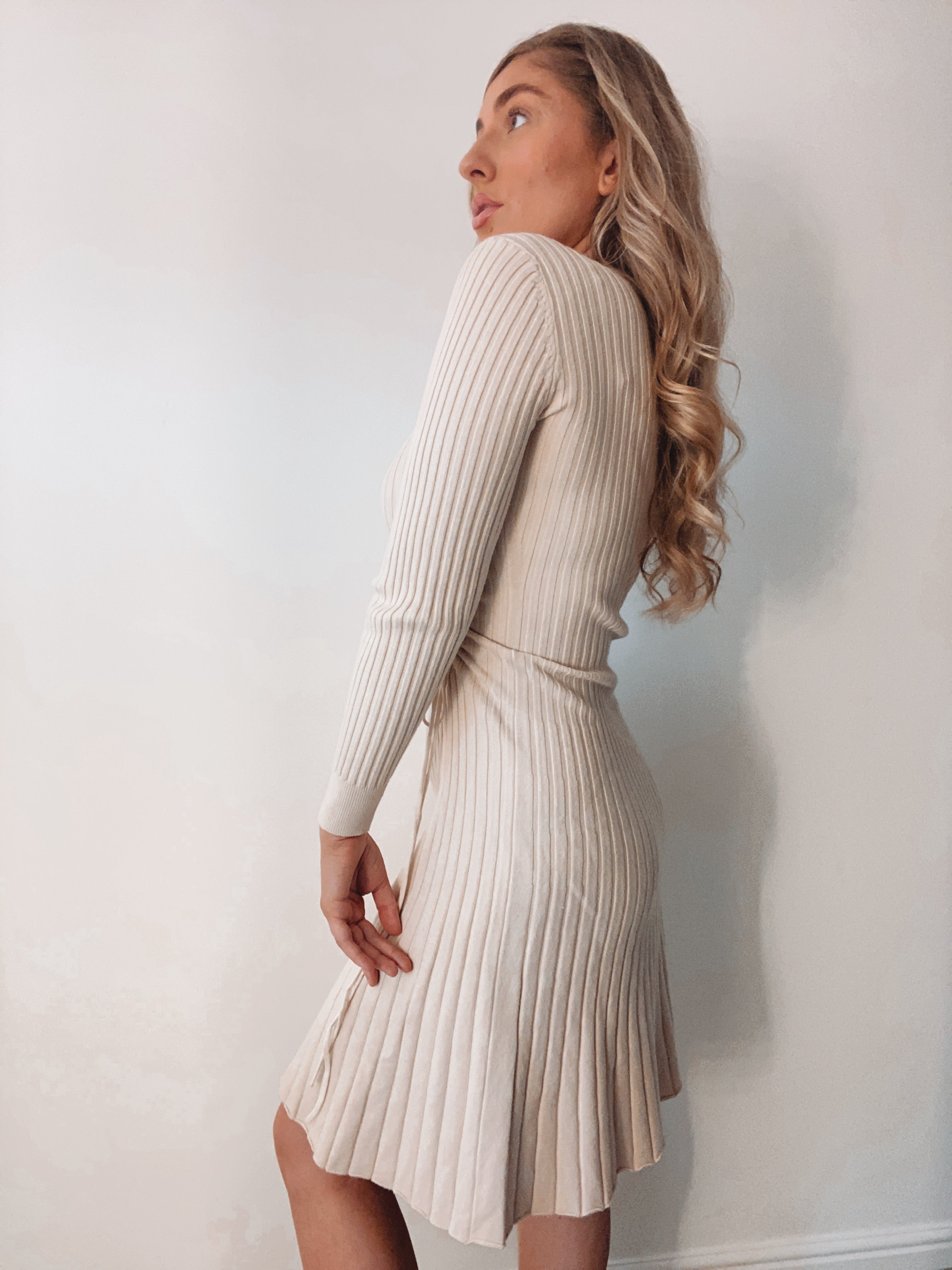 Ribbed Knit Side Ruched Midi Dress