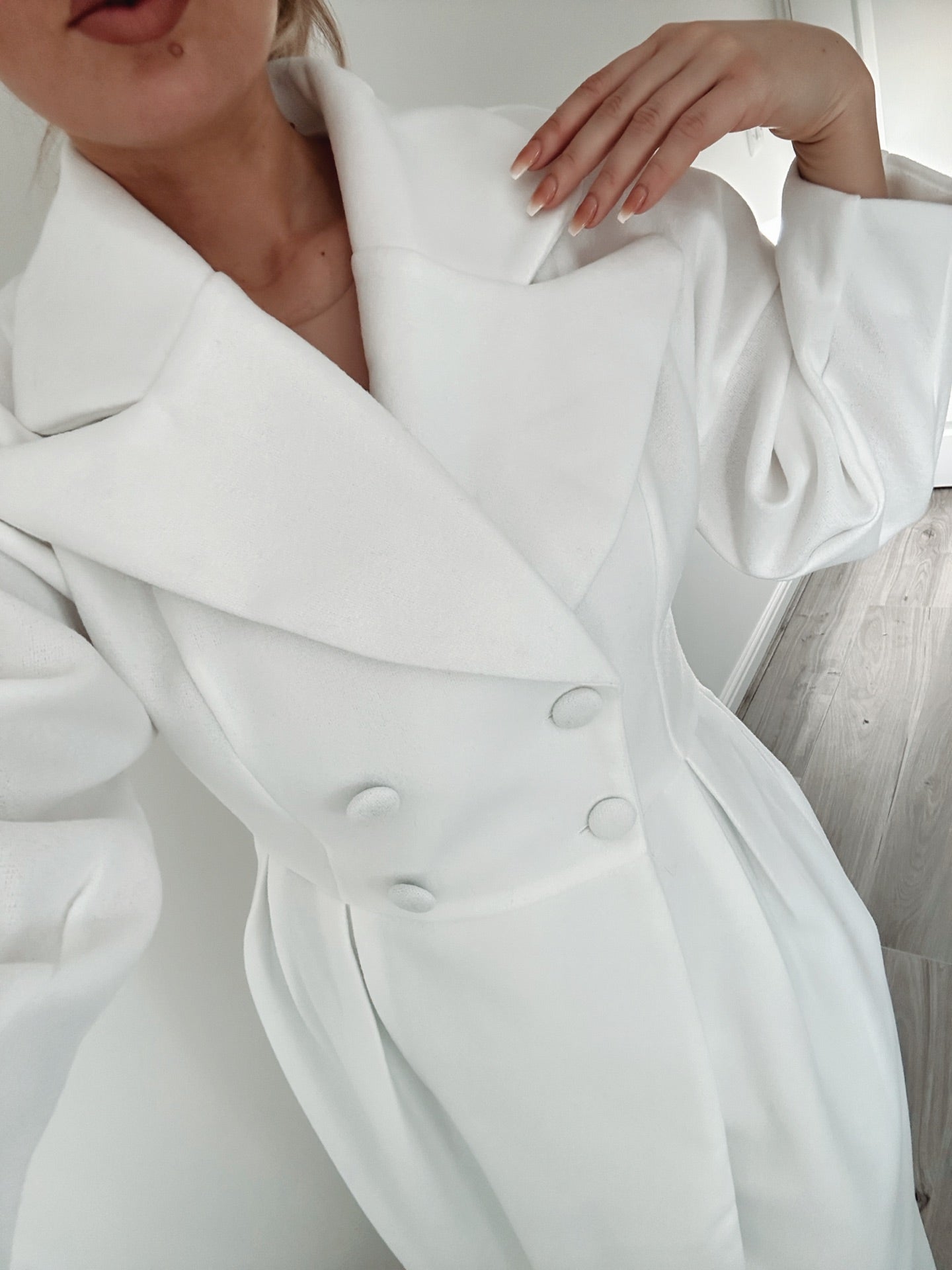 'Molly' White Cinched Tailored Coat